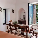 Villa Torre Grimaldi 2&2, Emma