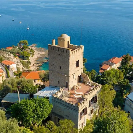 Torre Grimaldi 2&2, Emma 别墅 *