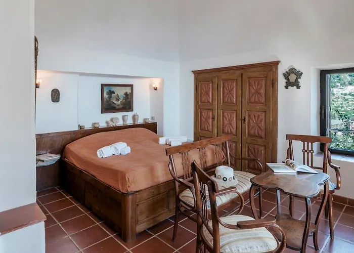 Torre Grimaldi 2&2, Emma Villa Ventimiglia