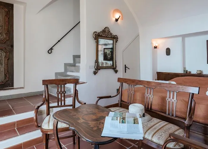 Torre Grimaldi 2&2, Emma Villa