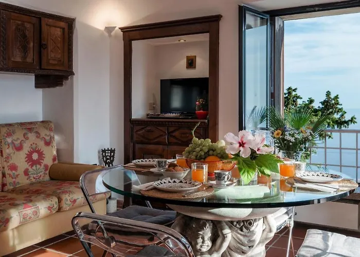 Torre Grimaldi 2&2, Emma Villa Ventimiglia