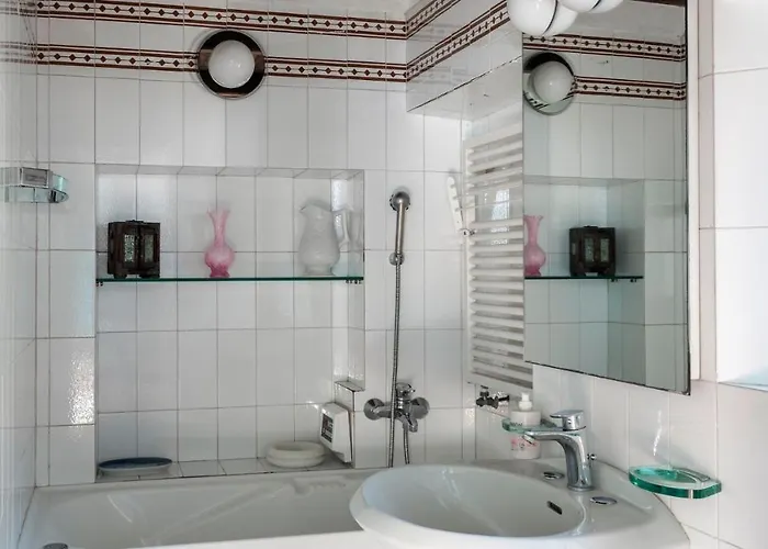 Torre Grimaldi 2&2, Emma