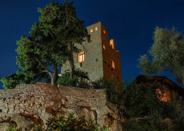 Torre Grimaldi 2&2, Emma Villa *